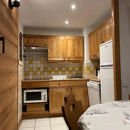 Grand - 5pax Au Pied Des Pistes - Parking - Skiroom - Cheminee Decorative- Balcons Tignes