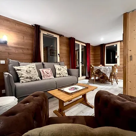 Grand - 5pax Au Pied Des Pistes - Parking - Skiroom - Cheminee Decorative- Balcons Tignes