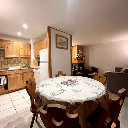 Grand - 5pax Au Pied Des Pistes - Parking - Skiroom - Cheminee Decorative- Balcons Tignes