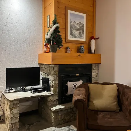 Grand - 5pax Au Pied Des Pistes - Parking - Skiroom - Cheminee Decorative- Balcons