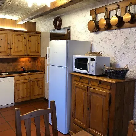 Grand - 5pax Au Pied Des Pistes - Parking - Skiroom - Cheminee Decorative- Balcons Apartment *